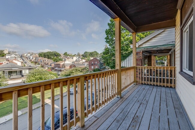 Building Photo - 81 Westwood St