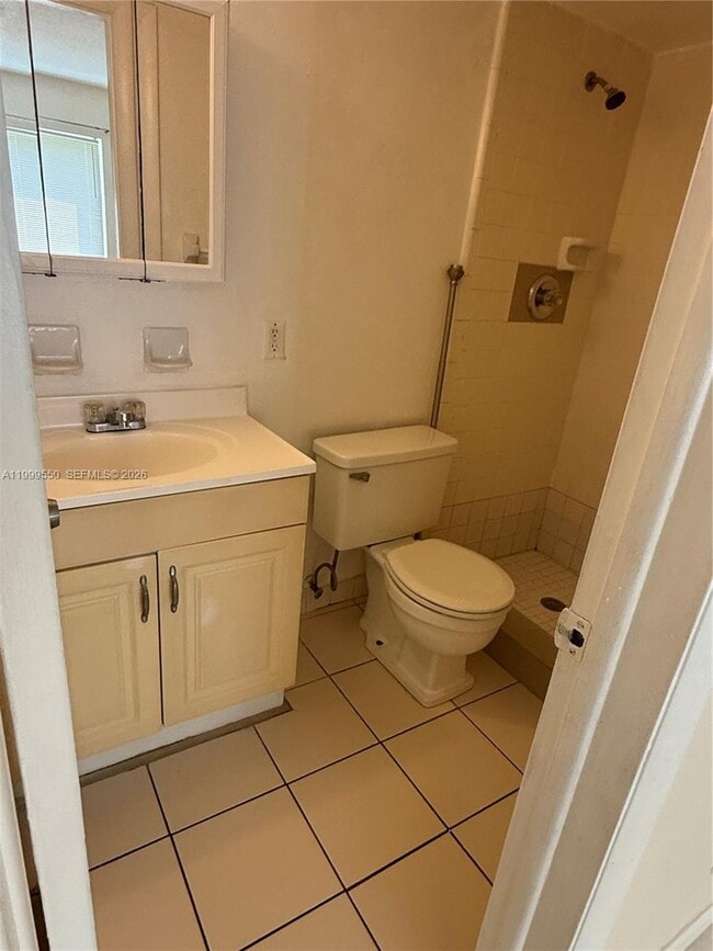 Building Photo - 201 SE 6th Ave