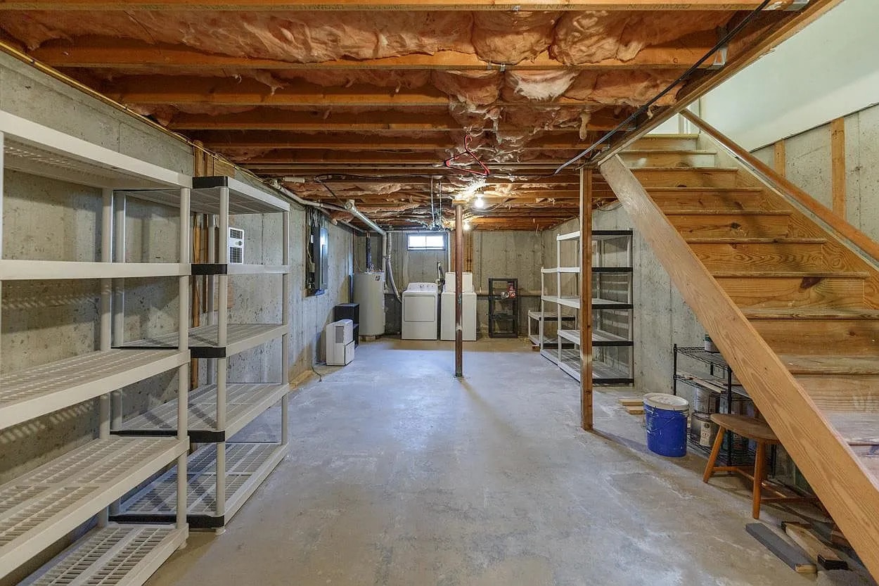 Building Photo - 814 Court St