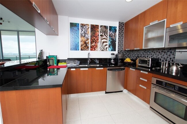 Building Photo - 7901 Hispanola Ave