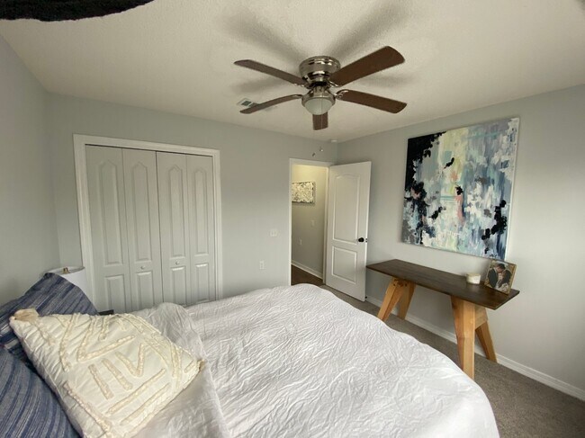 Building Photo - 6486 Surfside Cove