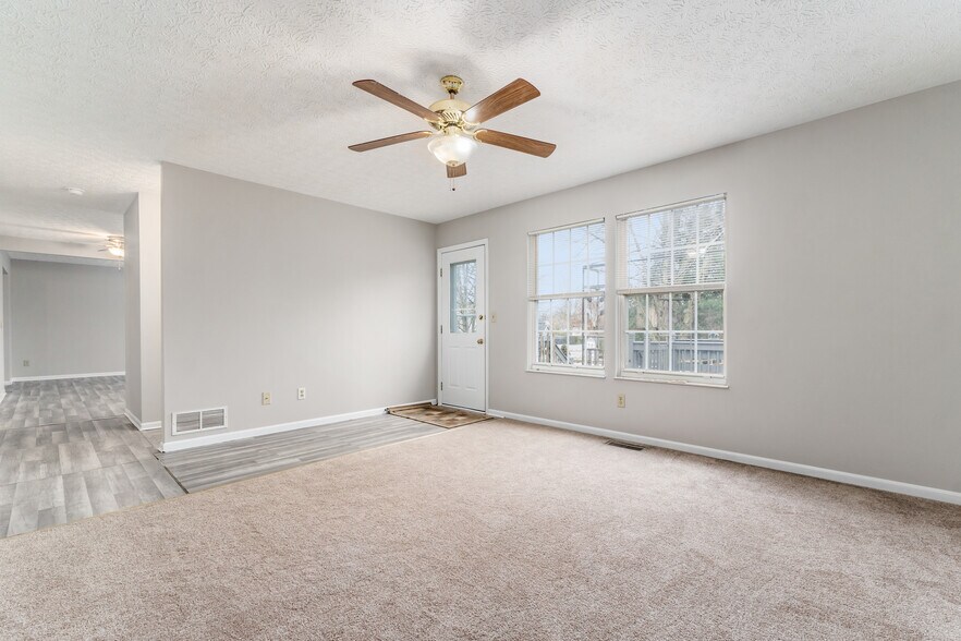 Building Photo - 260 Timber Ridge Dr