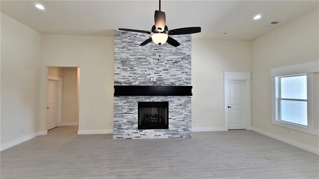 Building Photo - 108 Tralee Ln