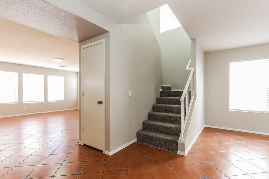 Building Photo - 7356 S MESSALA Ct