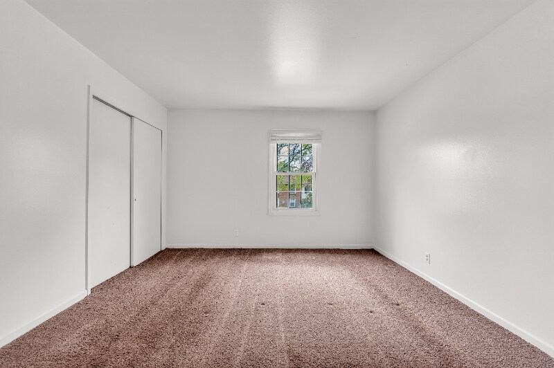 Primary Photo - 10 Trenton Square