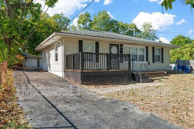 Building Photo - 3661 High Dr