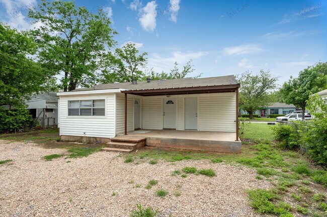 Building Photo - 2938 Hunter St