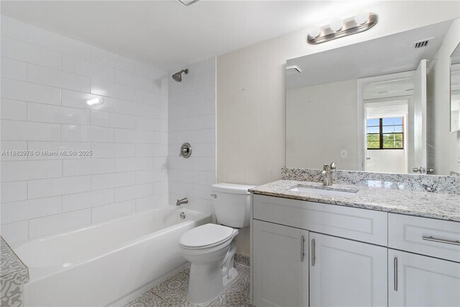 Building Photo - 10425 SW 112th Ave