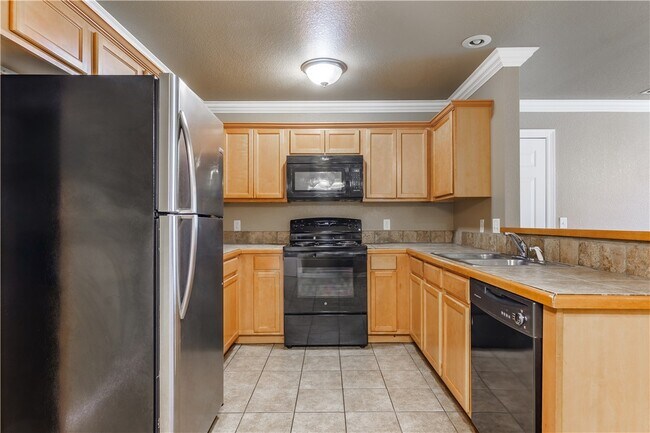 Building Photo - 56 S Woodsprings Dr
