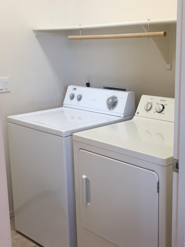 Building Photo - 17634 W Mandalay Ln