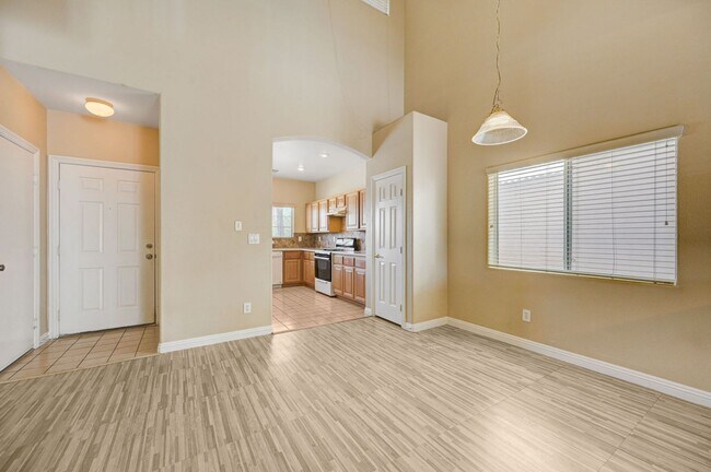 Building Photo - 1107 Aldenwood Ave