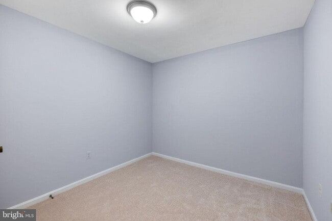 Building Photo - 4825 Nash Dr