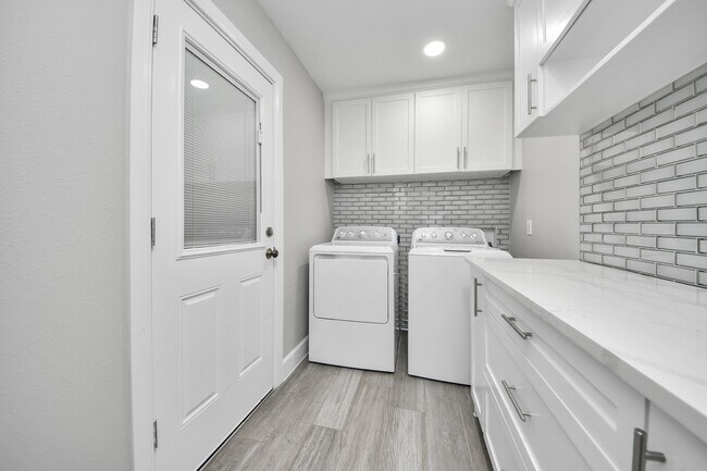 Building Photo - 18027 Parkwille Ln
