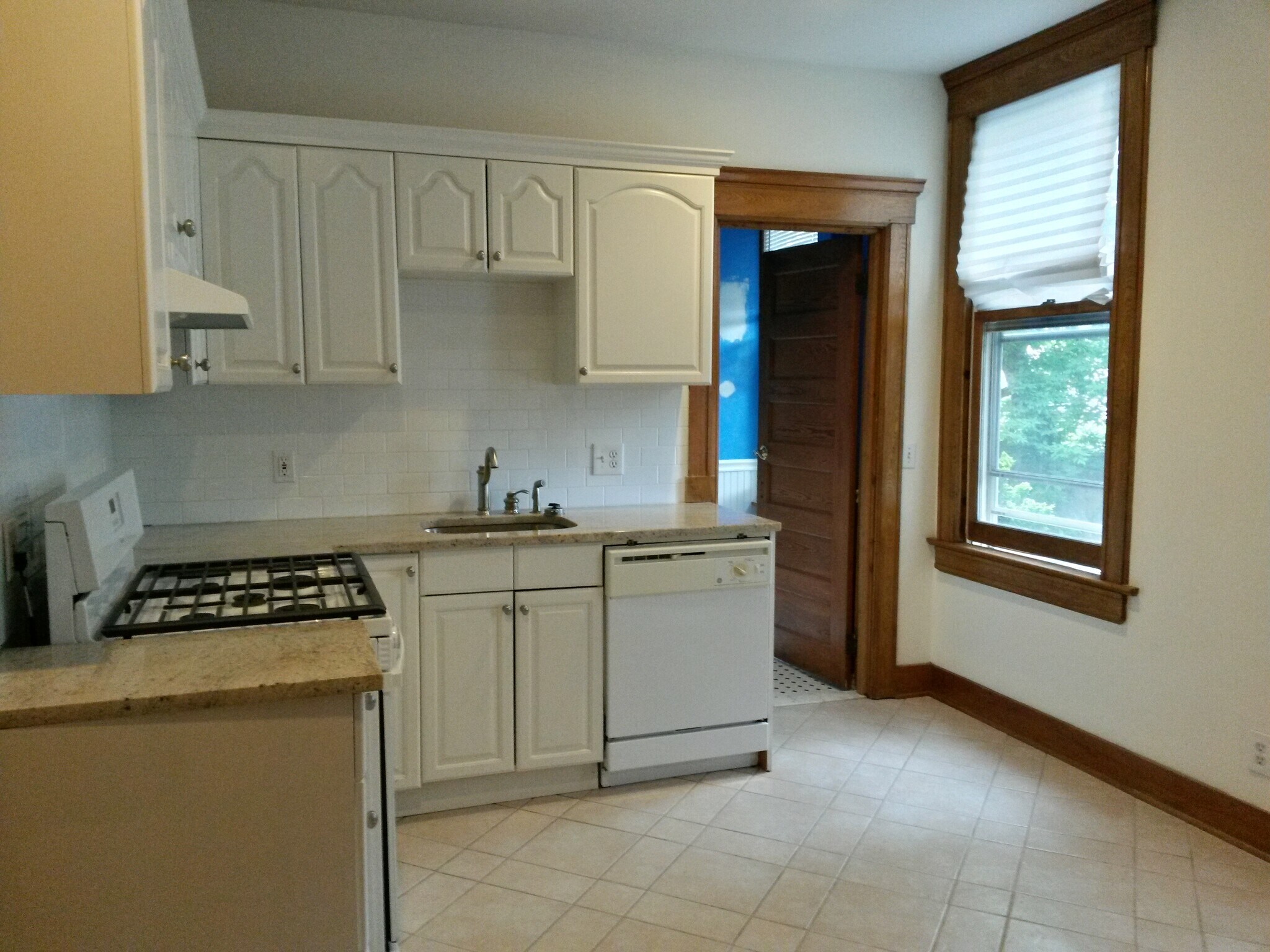 Building Photo - 164 Fairfield Ave