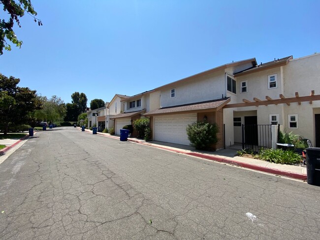 Building Photo - Serene Location in Park Point Loma! Two Ca...