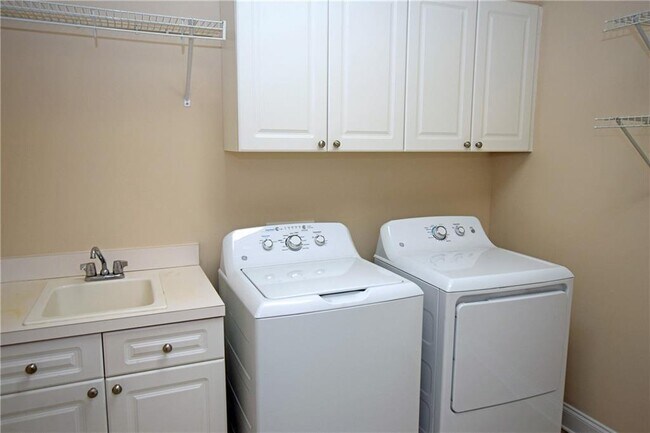 Building Photo - 76 Creekside Park Dr