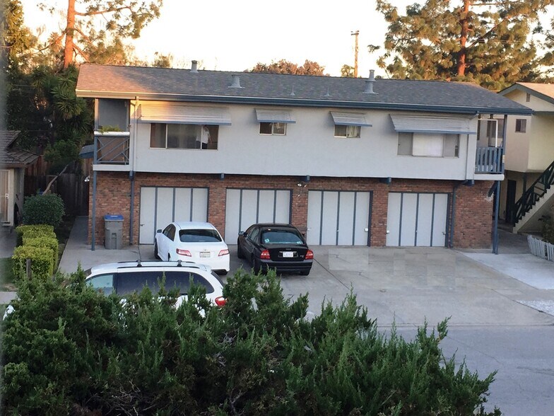 Primary Photo - 568 Hazel Dell Way