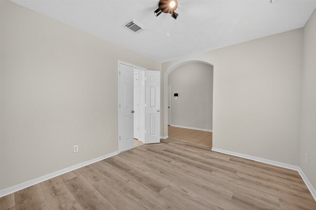 Building Photo - 13206 Barton Meadow Ln