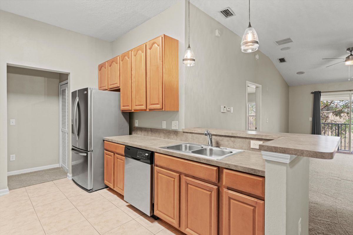 Building Photo - 7043 Deer Lodge Cir