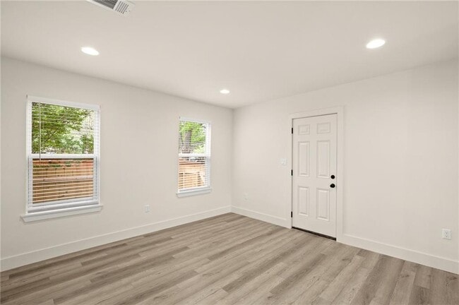 Building Photo - 5405 Joe Sayers Ave