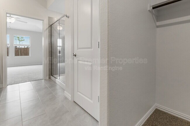 Building Photo - 2200 Dunbar Dr