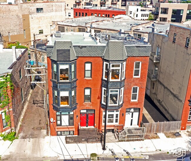 Building Photo - 115 S Paulina St