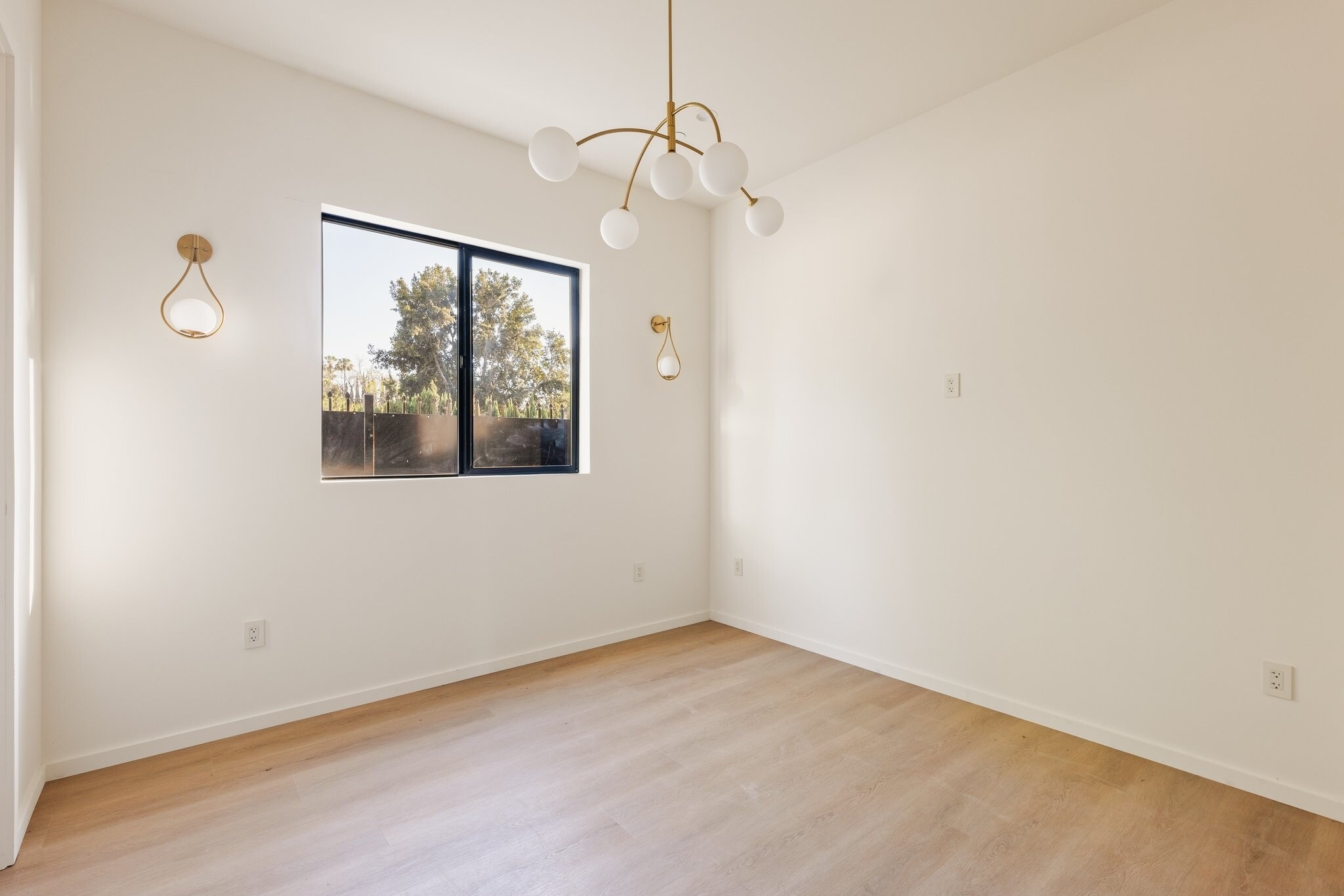 Building Photo - 17850 Saticoy St