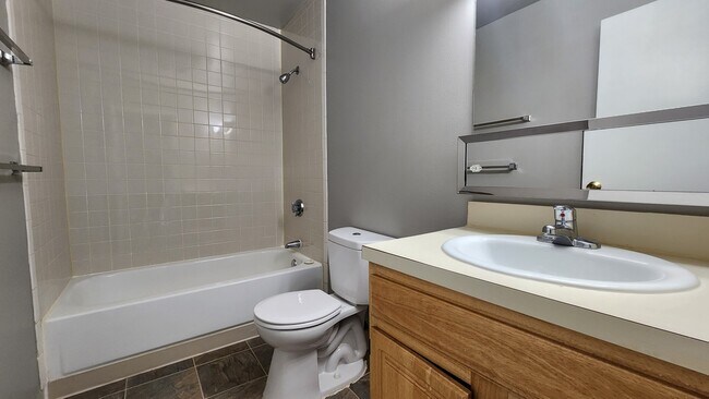 Building Photo - 102 North Point Dr