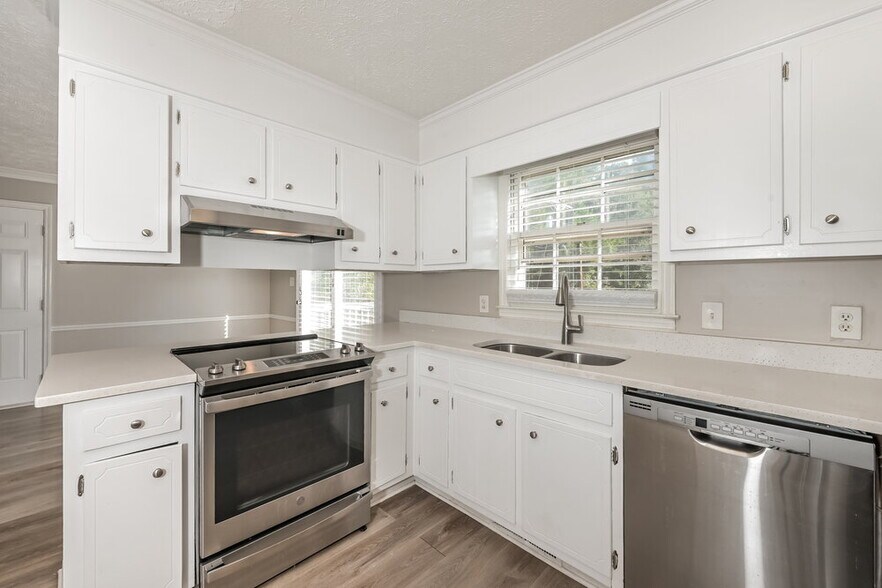 Building Photo - 529 Valleyview Dr