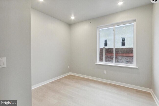 Building Photo - 316 S 52nd St