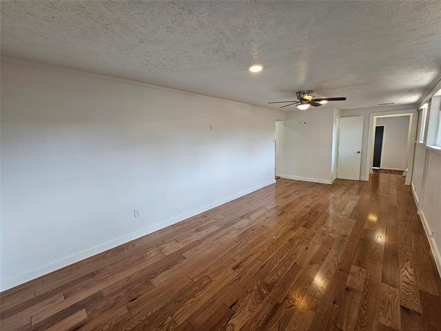 Building Photo - 2402 Housley Dr