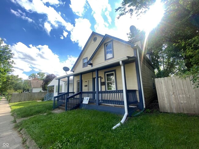 Building Photo - 328 N Elder Ave