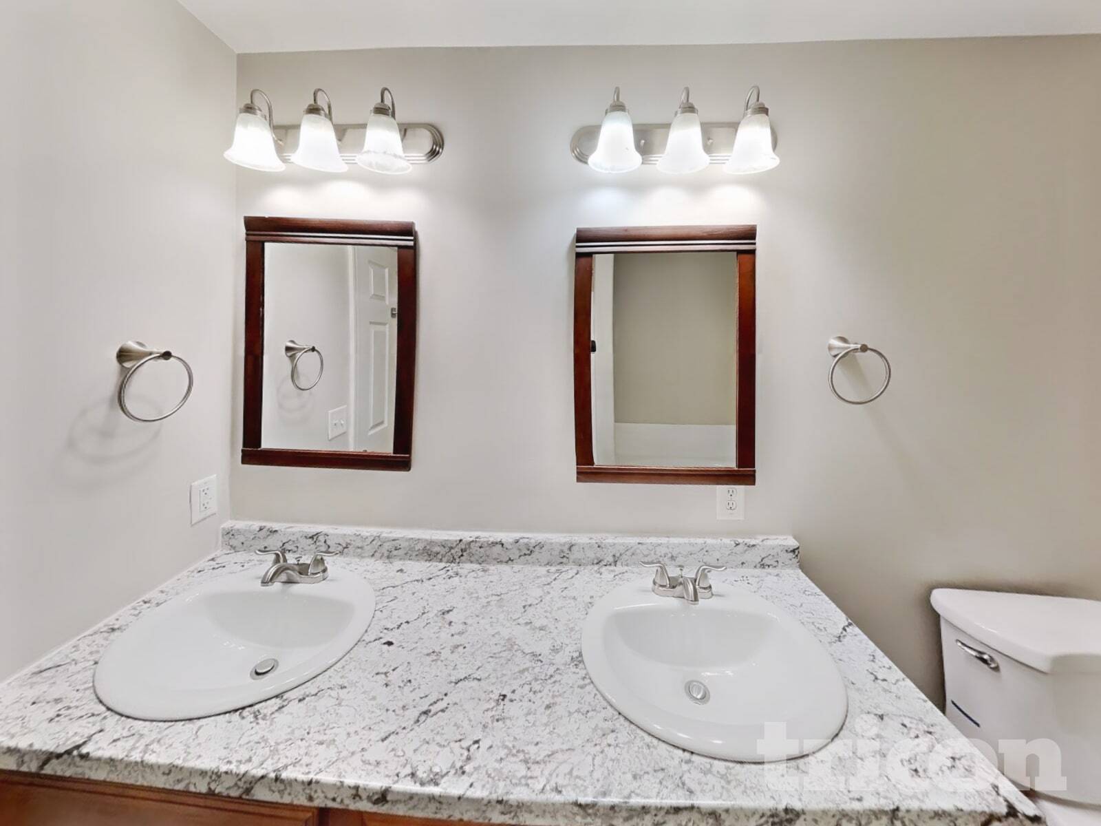 Building Photo - 1721 Stephenson Ln