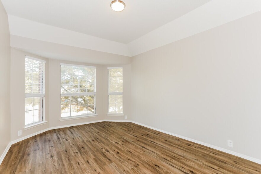 Building Photo - 3205 Stonewall Ln