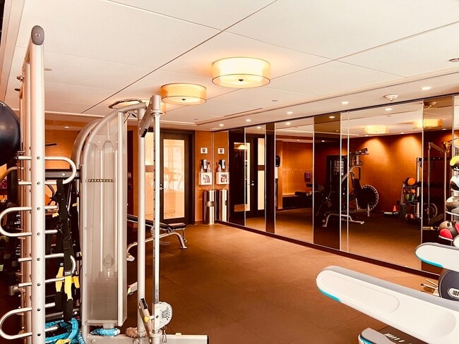 Building Photo - 32 Traveler St