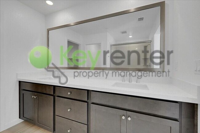 Building Photo - 2061 Hesperian Dr