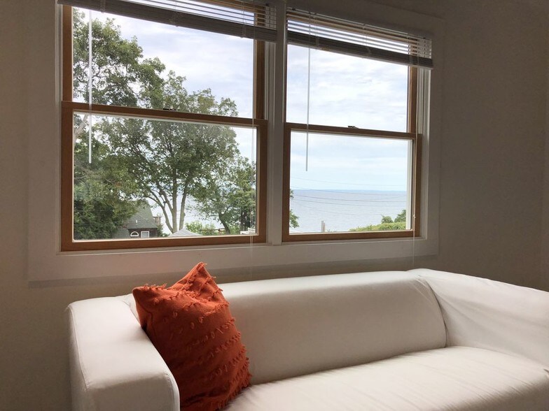 Building Photo - 30 Point Breeze Dr