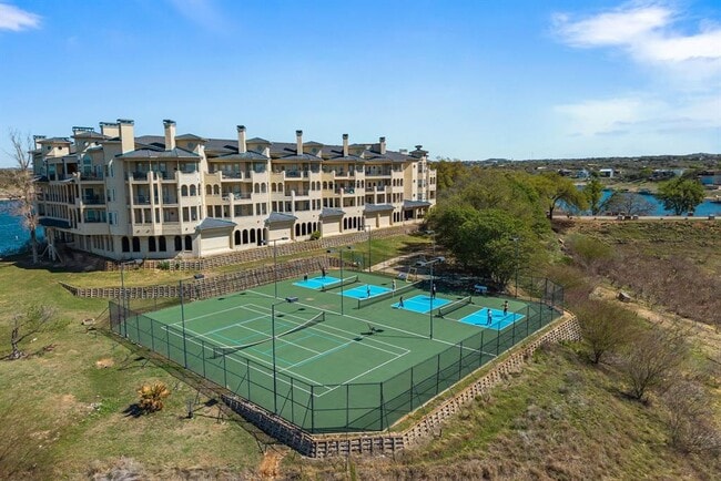 Building Photo - 3404 American Dr