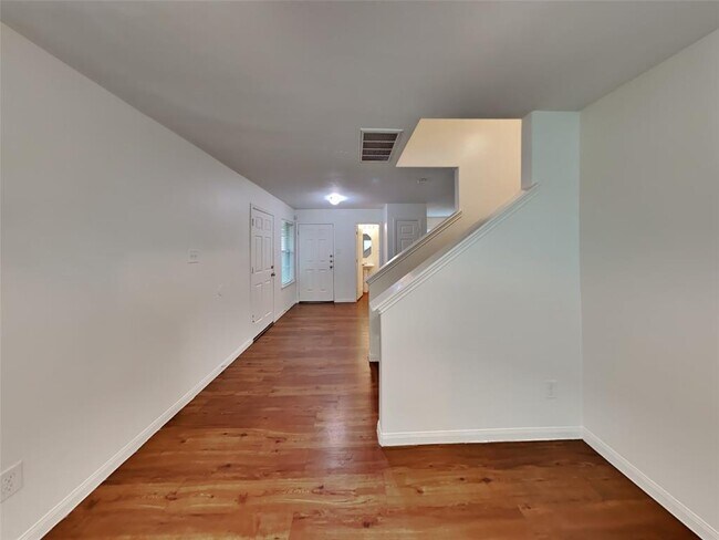 Building Photo - 5939 Stockholm Ct