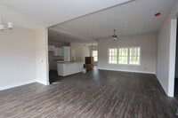 Building Photo - 3 Bedroom Brick House in SEB School District Available NOW