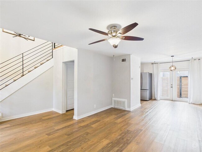 Building Photo - 6211 Manor Rd