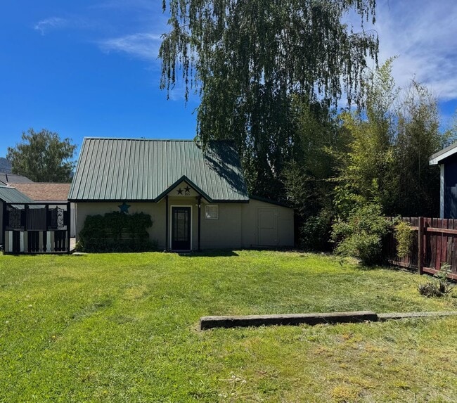 Building Photo - Charming 1-Bedroom Home – All Utilities Included!
