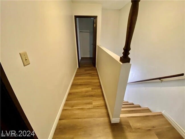 Building Photo - 5246 Golden Ln