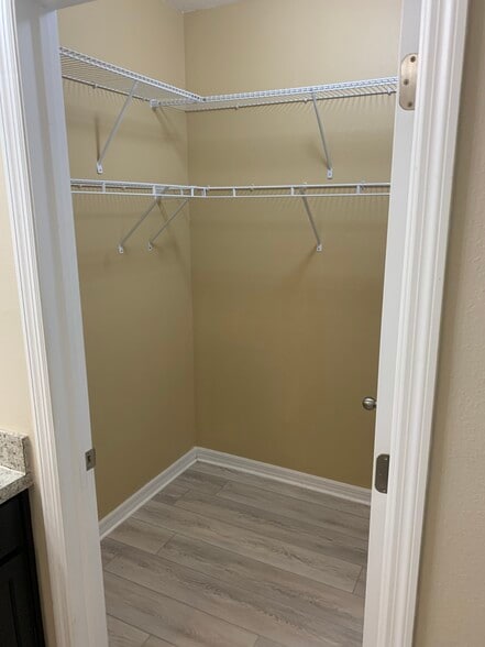 Building Photo - 3915 Bramblewood Loop