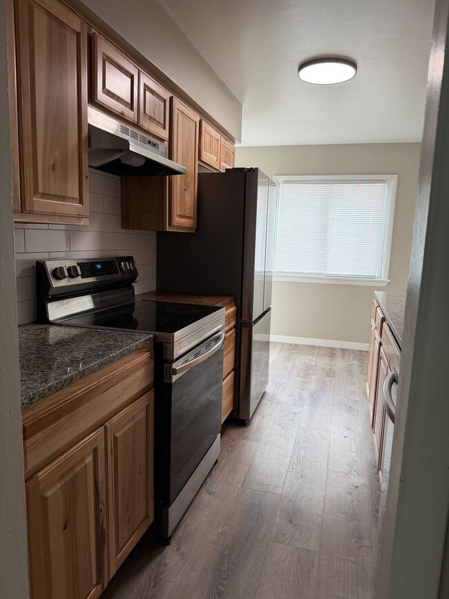 Building Photo - Duplex for Rent