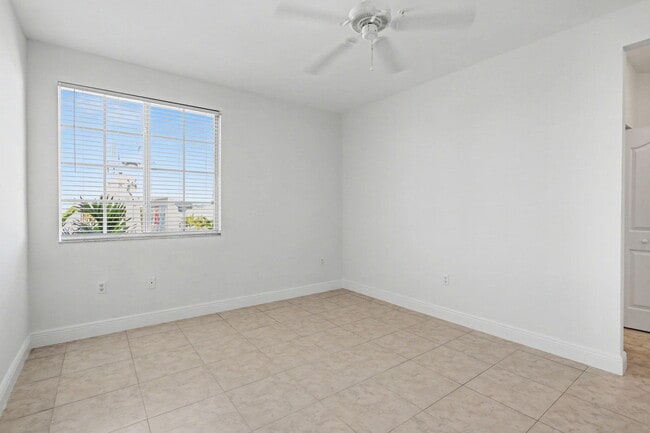 Building Photo - 350 NE 3rd St