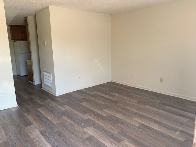 Building Photo - 810 B's Barbeque Rd