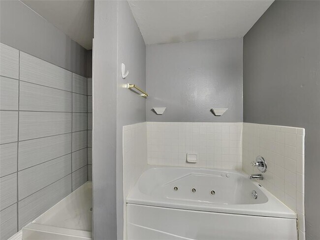 Building Photo - 8213 NW 84th St