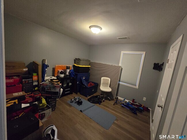 Building Photo - 90 Bond St