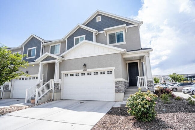 Building Photo - Upgraded Pet Friendly Lehi townhome